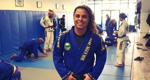 Pro Debut] - Hannette Staack (43-year-old jiu-jitsu legend) vs. Lorrany  Pinheiro - FINISH - (Shooto Brasil 111) - (2022.10.28) : r/WMMA